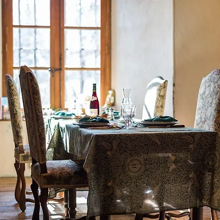 Chateau Des Marcilly Talaru Vakantiehuis
